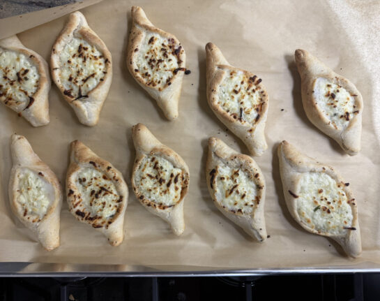 Cheesy Delight Pita-Pie - Image 3